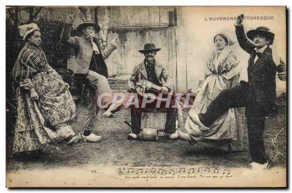 CPA Folklore Auvergne Bourree