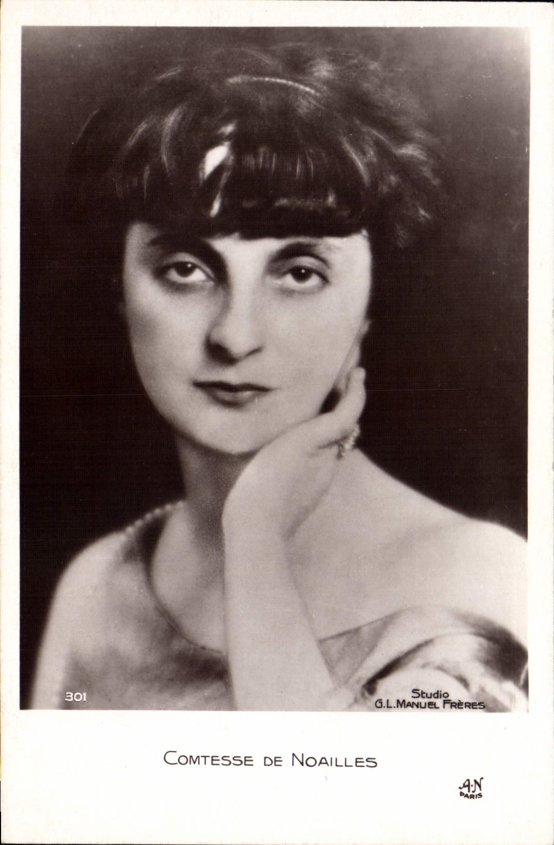 Comtesse de Noailles — portrait — Studio G.L. Manuel Frères, n°301