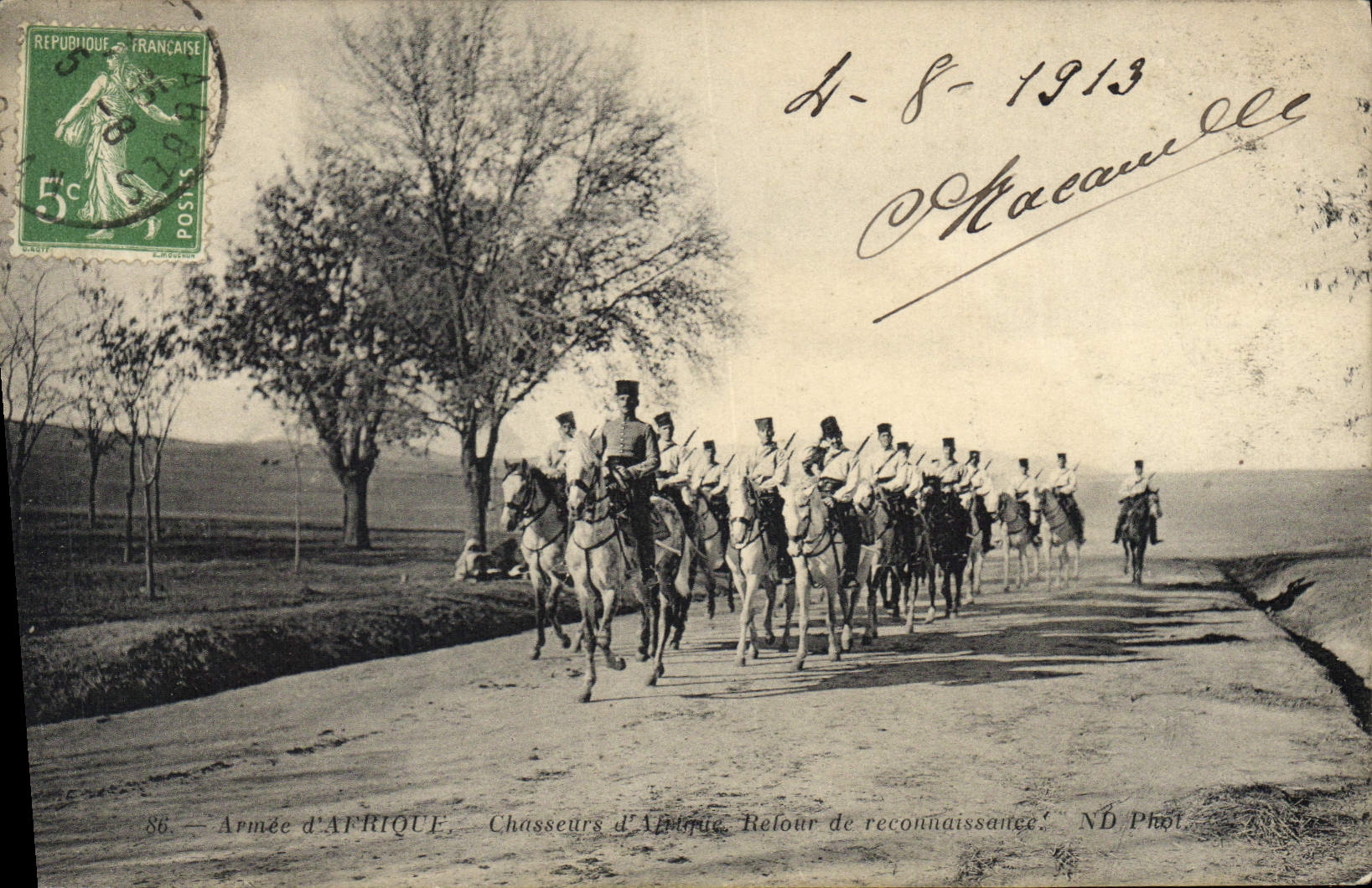 CPA Militaria Armee d'Afrique Chasseurs d'Afrique Retour de reconnaissance 
