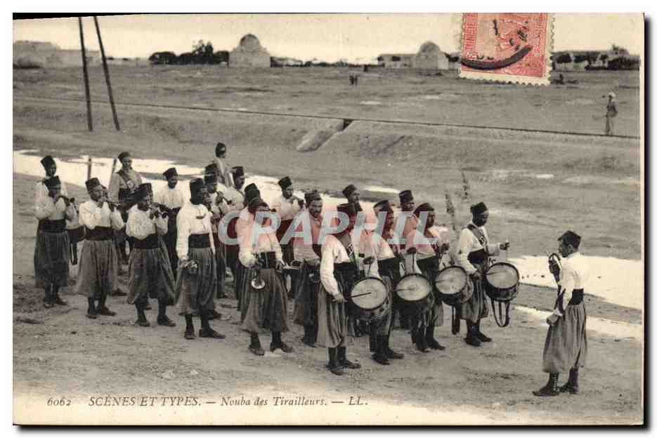 CPA Militaria Nouba des Tirailleurs 