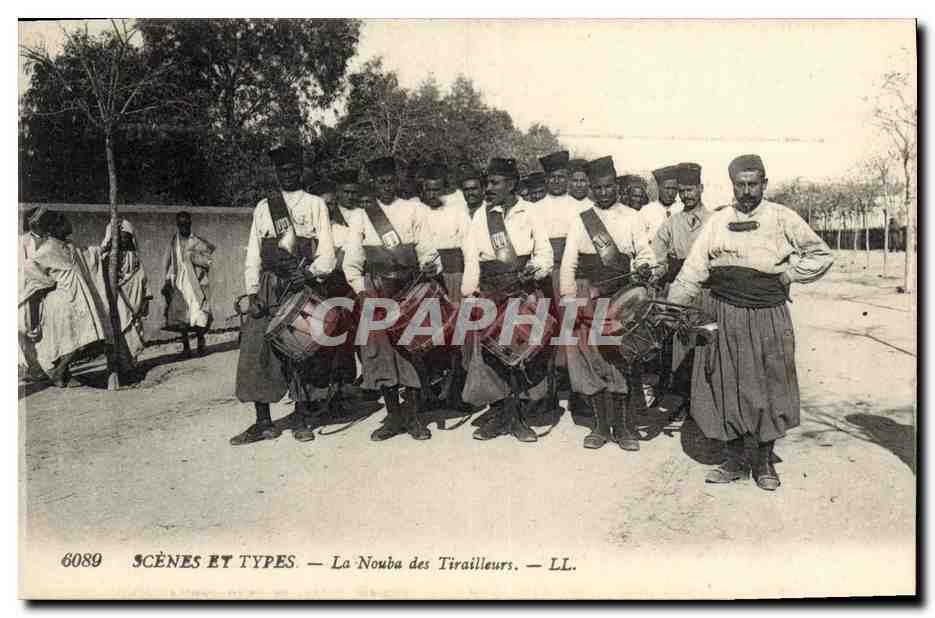 CPA Militaria Nouba des Tirailleurs 