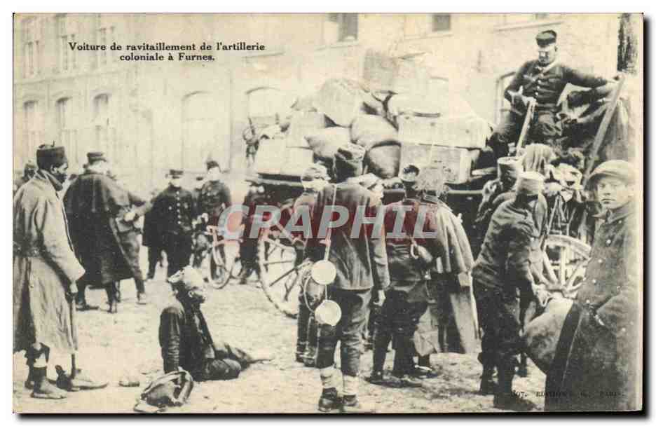 CPA Militaria Voiture de ravitaillement de l'artillerie coloniale a Furnes 