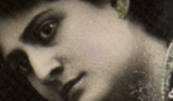 CPA Fantaisie Femme Theatre
