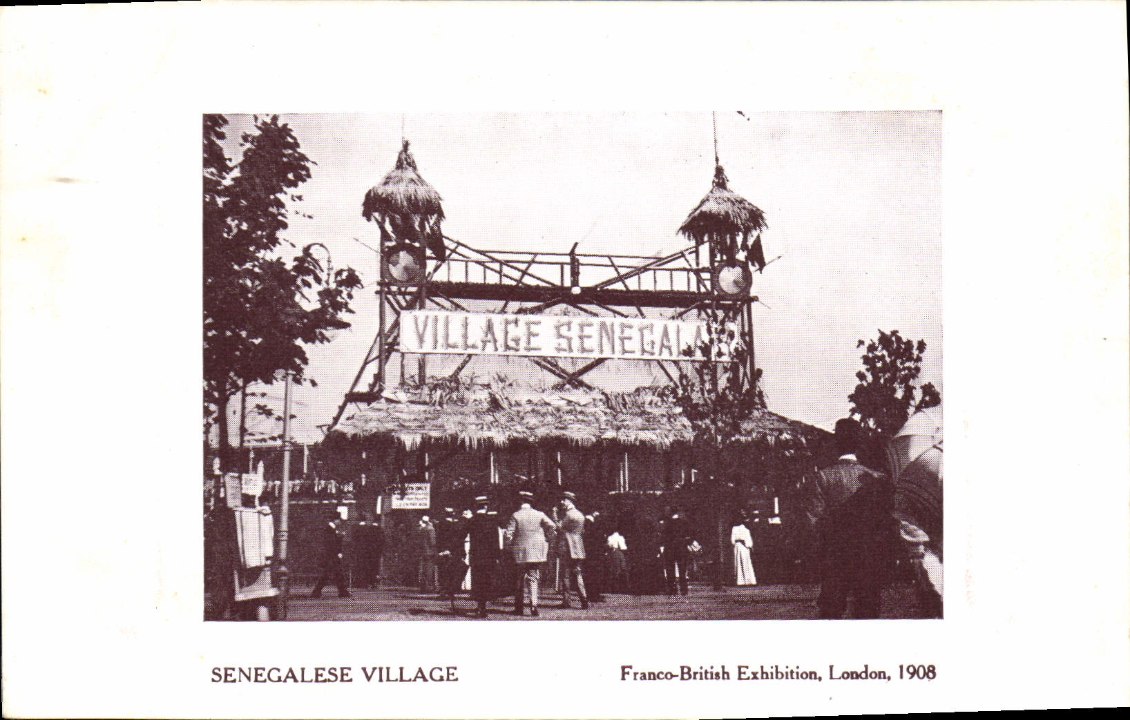 CPA Negre Homme noir Senegalese Village Franco British Exhibition London 1908