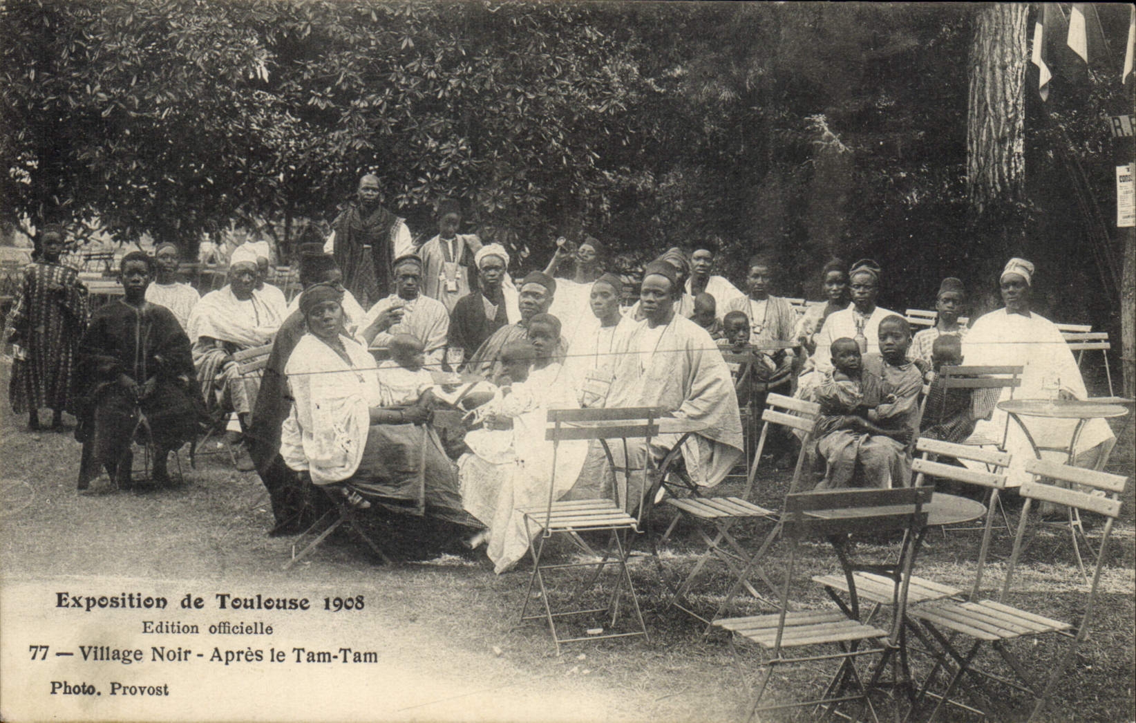 Village Noir — Après le Tam-Tam — Exposition de Toulouse 1908 — Photo. Provost