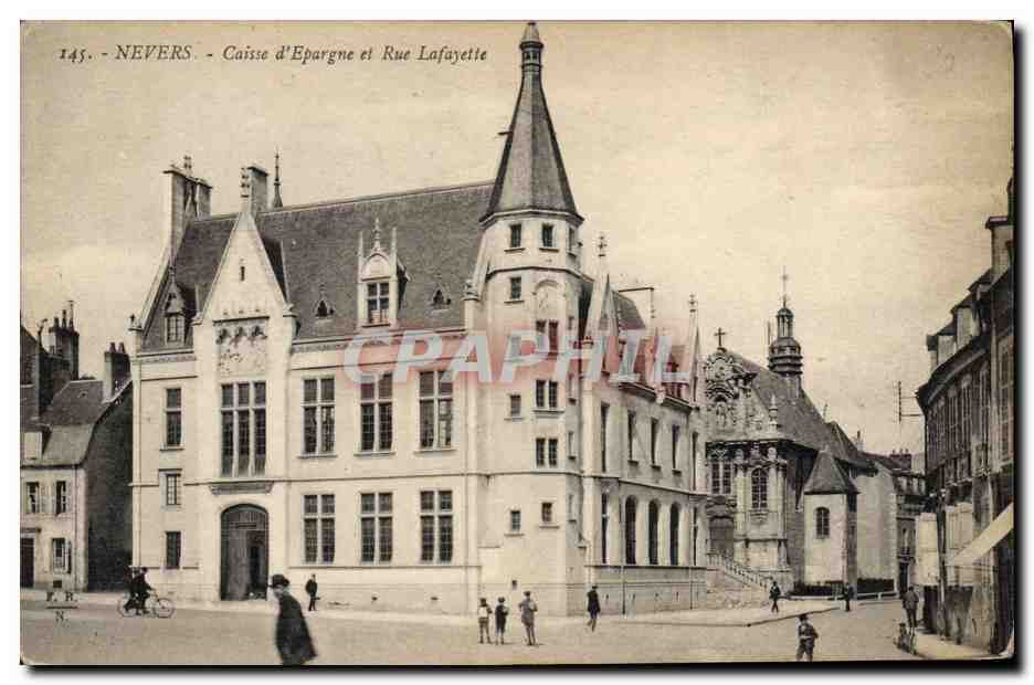 CPA Banque Caisse d'Epargne et rue Lafayette Nevers 