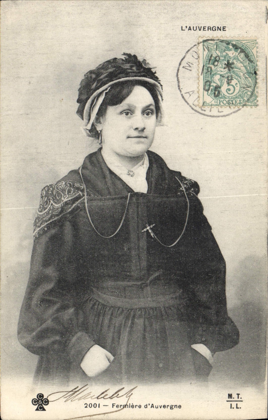CPA Folklore Fermiere d'Auvergne 
