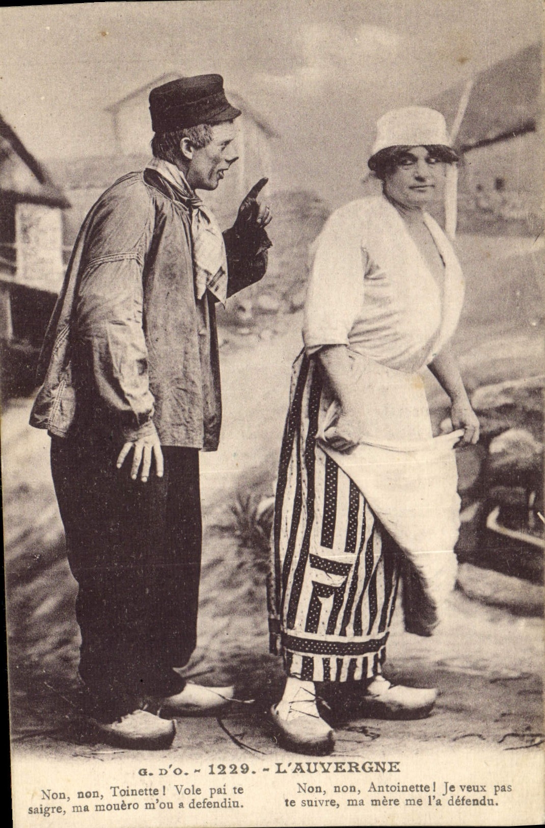 CPA Folklore Auvergne 