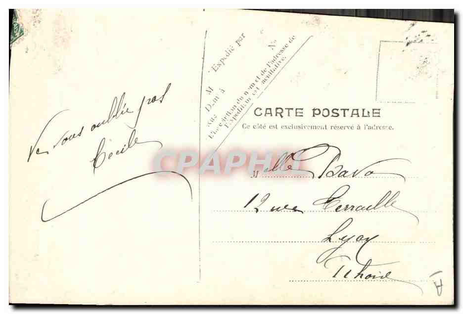 CPA Folklore Types d'Auvergne Fileuse  — Verso