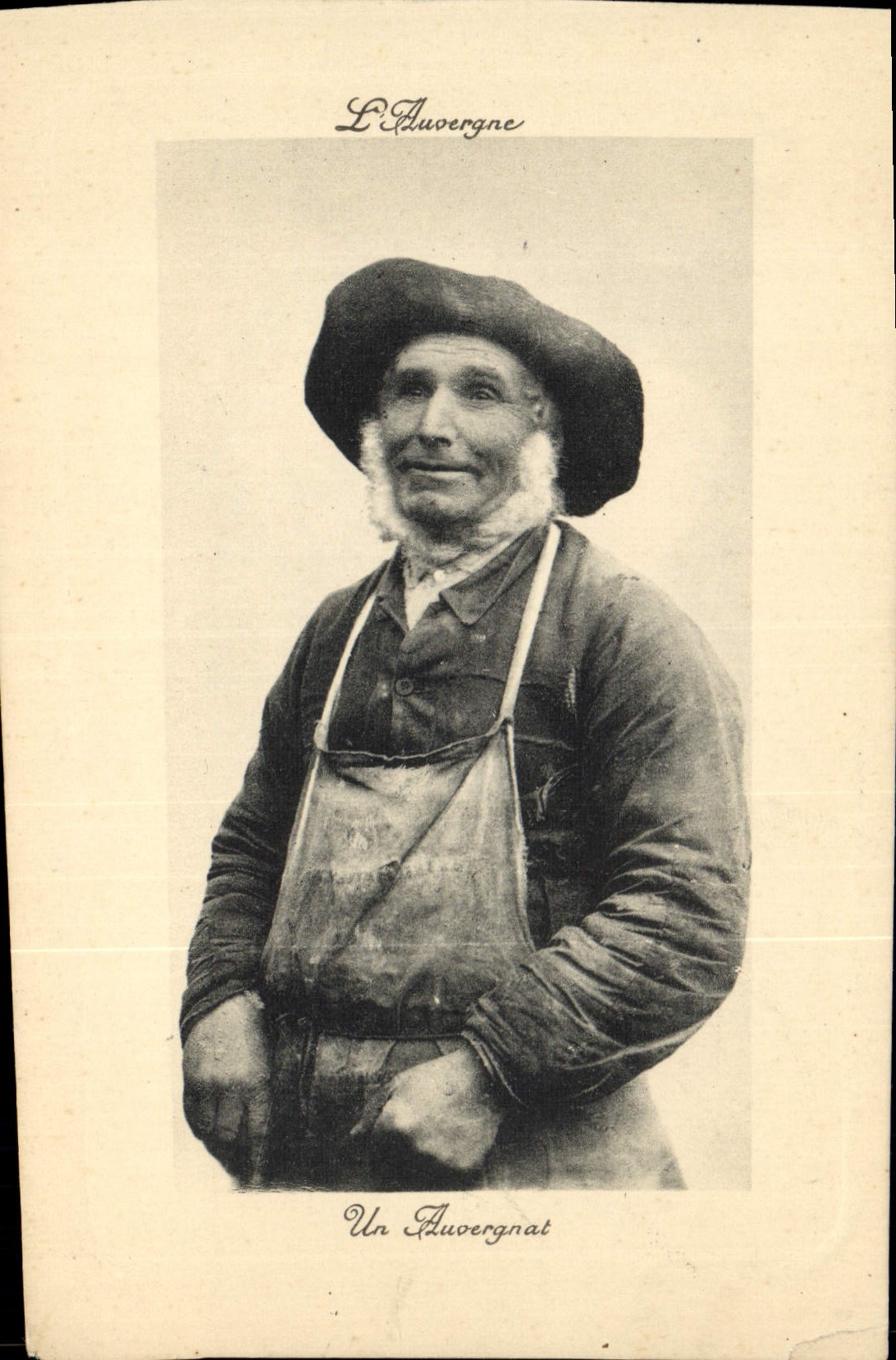 CPA Folklore Auvergne Un Auvergnat 