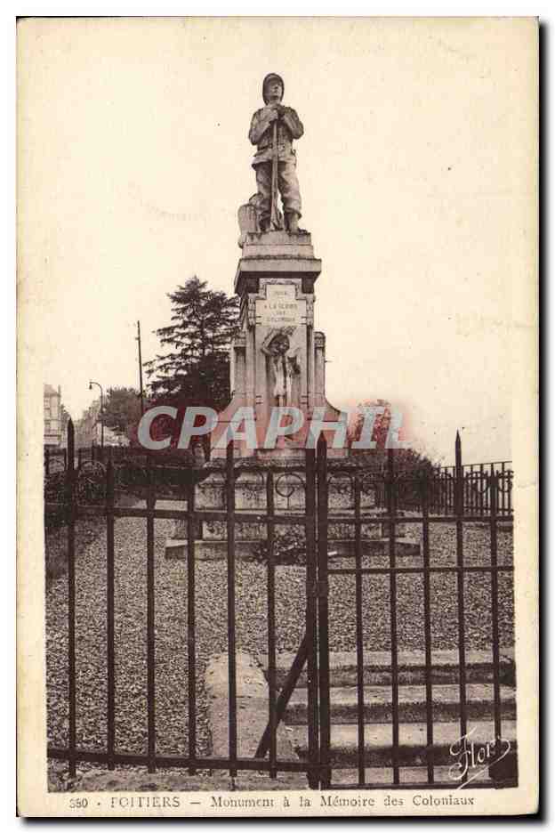 CPA Militaria Poitiers Monument a la memoire des coloniaux 