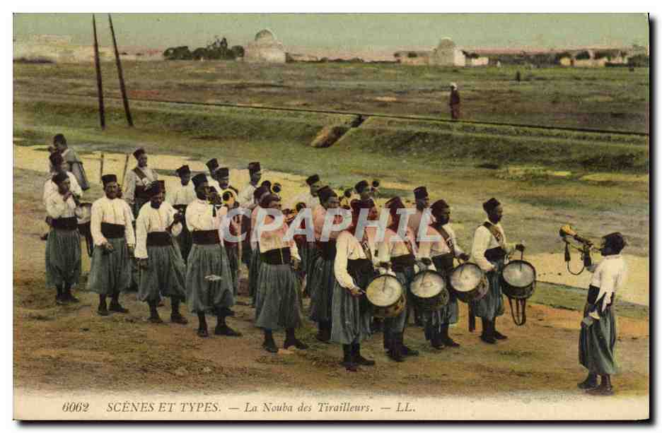 CPA Militaria La Nouba des Tirailleurs 
