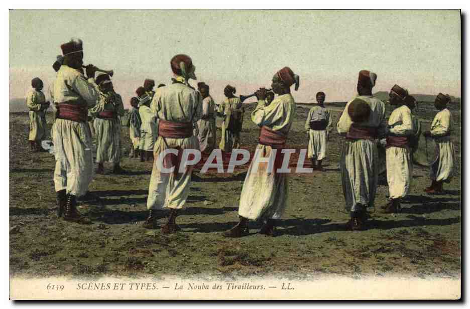 CPA Militaria La Nouba des Tirailleurs 