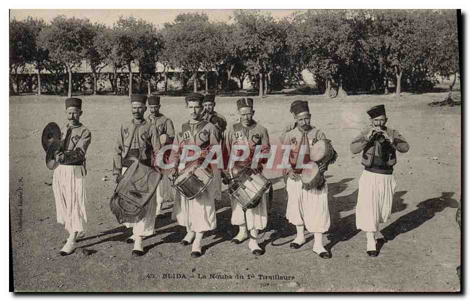 CPA Militaria Blida La Nouba du 1er Tirailleurs 