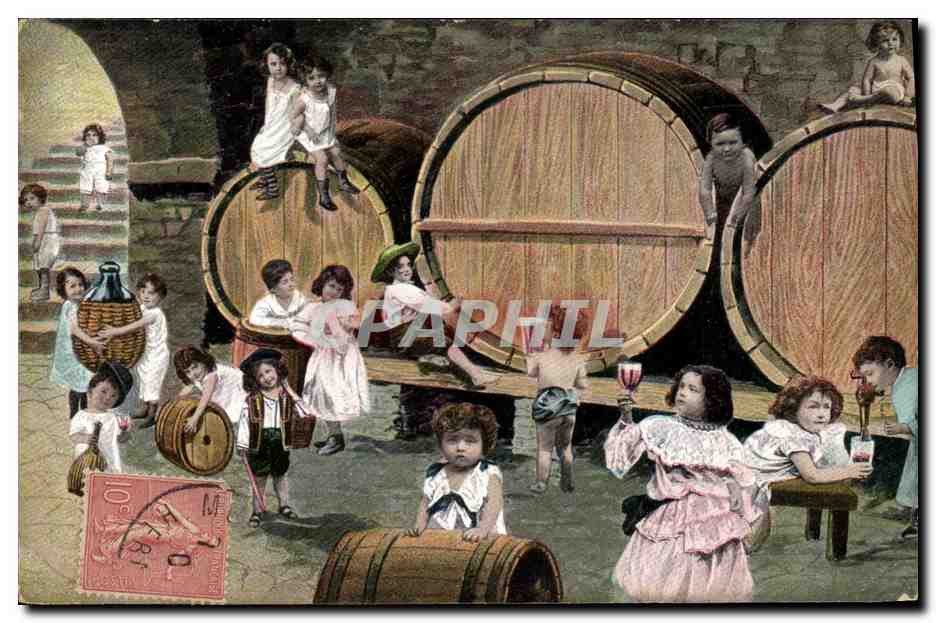 Bambini che giocano in una cantina del vino — editore CPAPHIL n° 2867