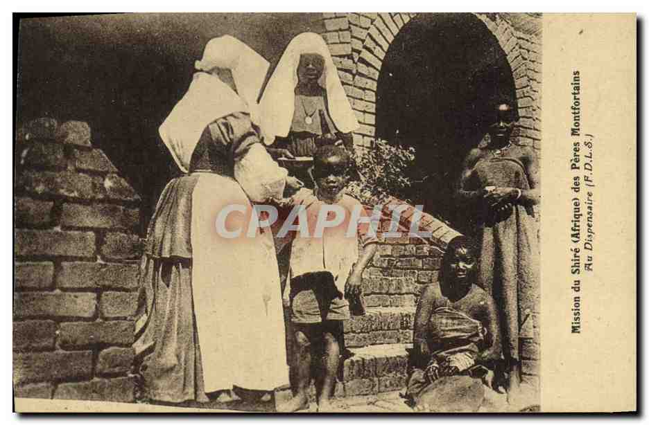 CPA Homme Noir negre Mission du Shire Afrique des Peres Montfortains Au dispensaire 