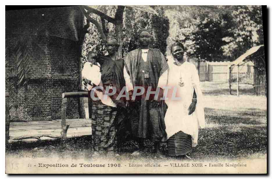 Village Noir - Famille Sénégalaise — Exposition de Toulouse 1908 — Édition officielle — Photo Procest