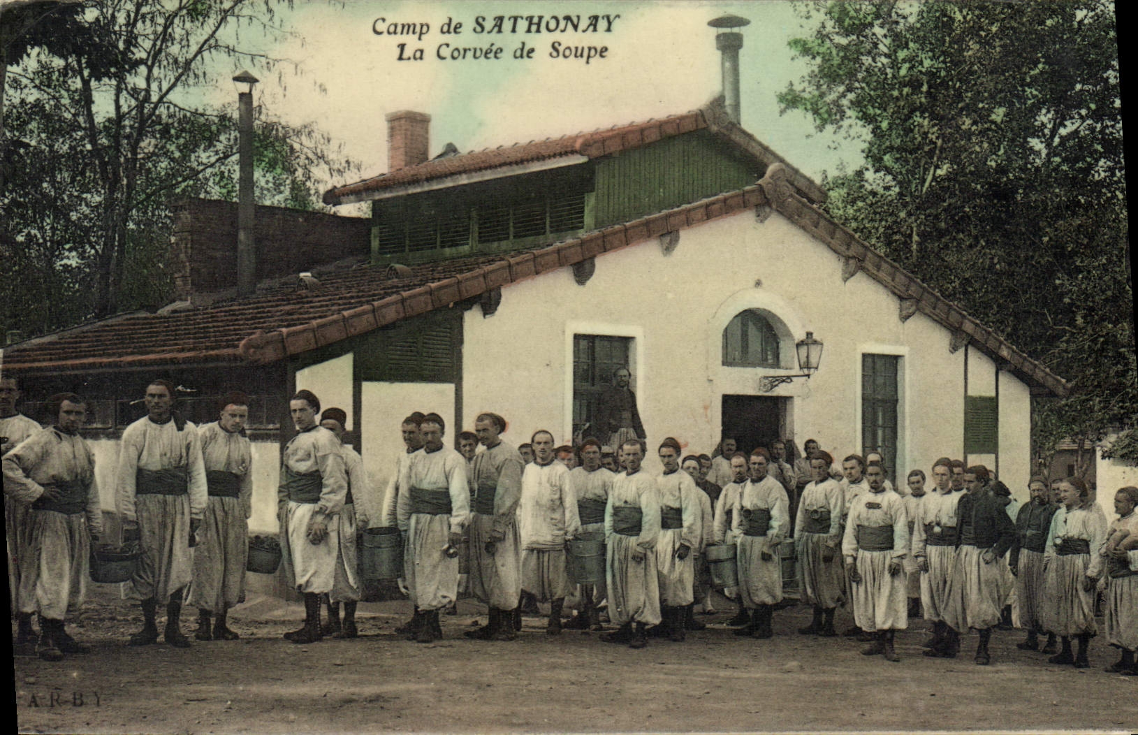 CPA Militaria Camp de Sathonay La corvee de soupe