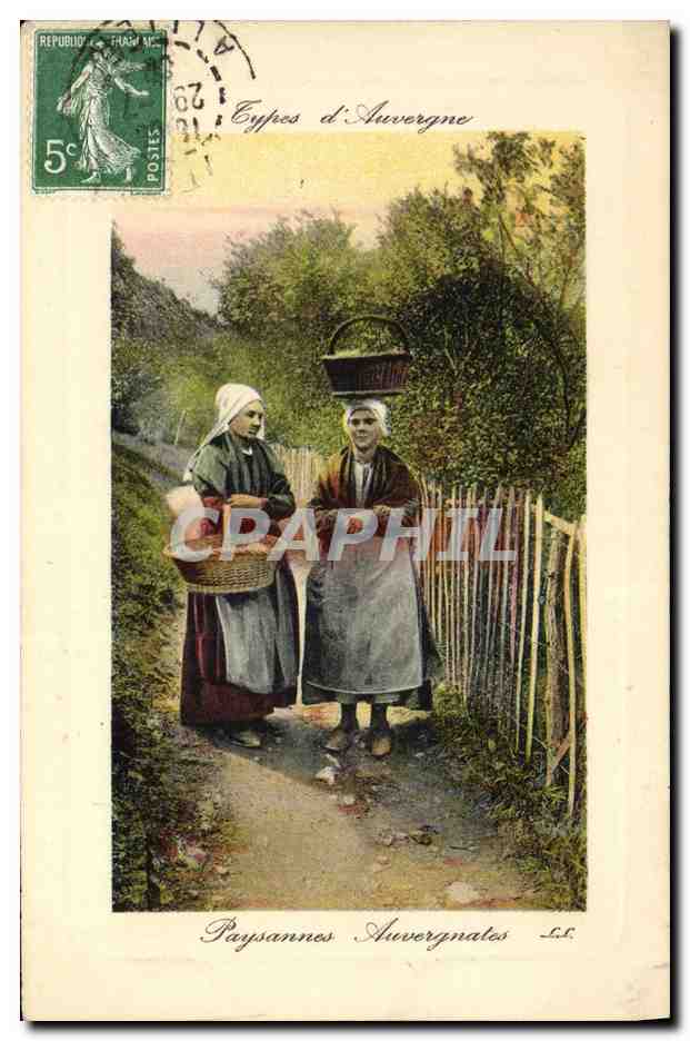CPA Folklore Auvergne Paysannes Auvergnates