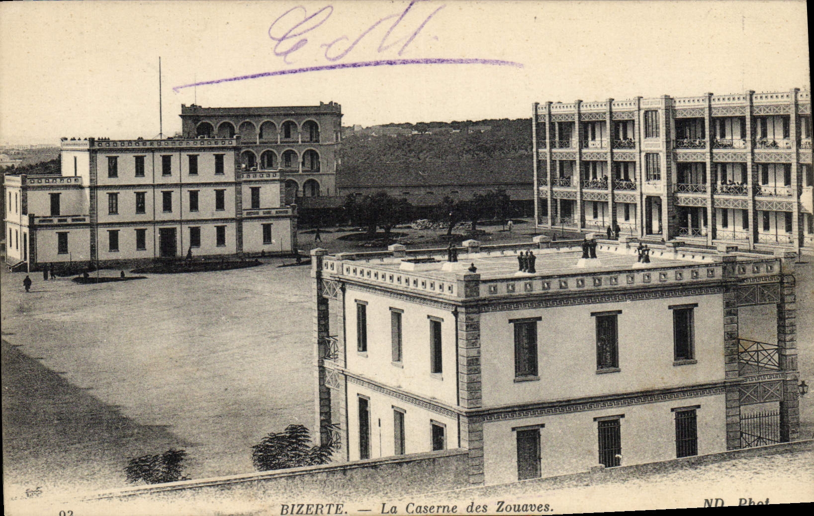 CPA Militaria Bizerte La caserne des zouaves