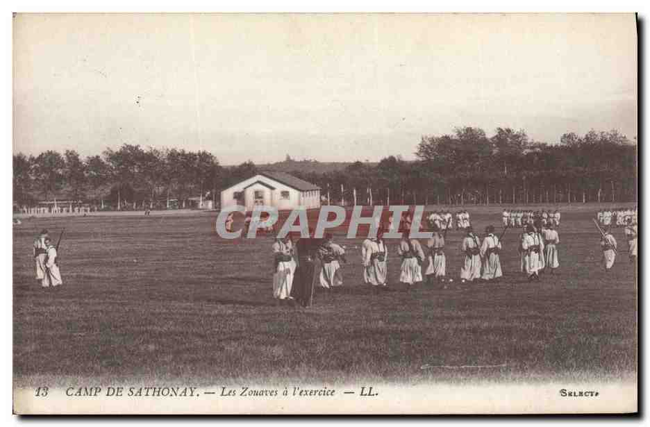 CPA Militaria Camp de Sathonay Les zouaves a l'exercice
