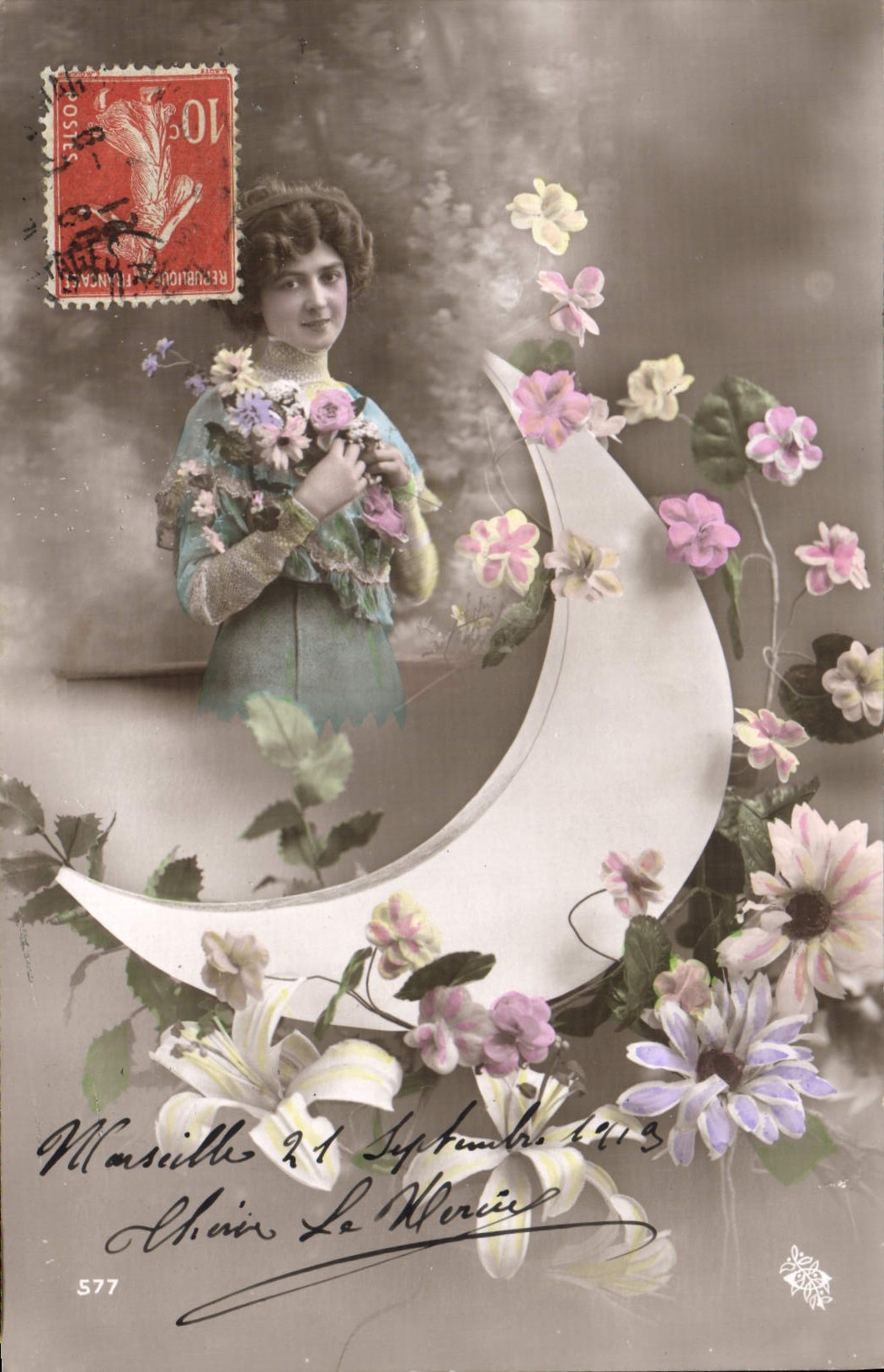 CPA Fantaisie Femme Lune