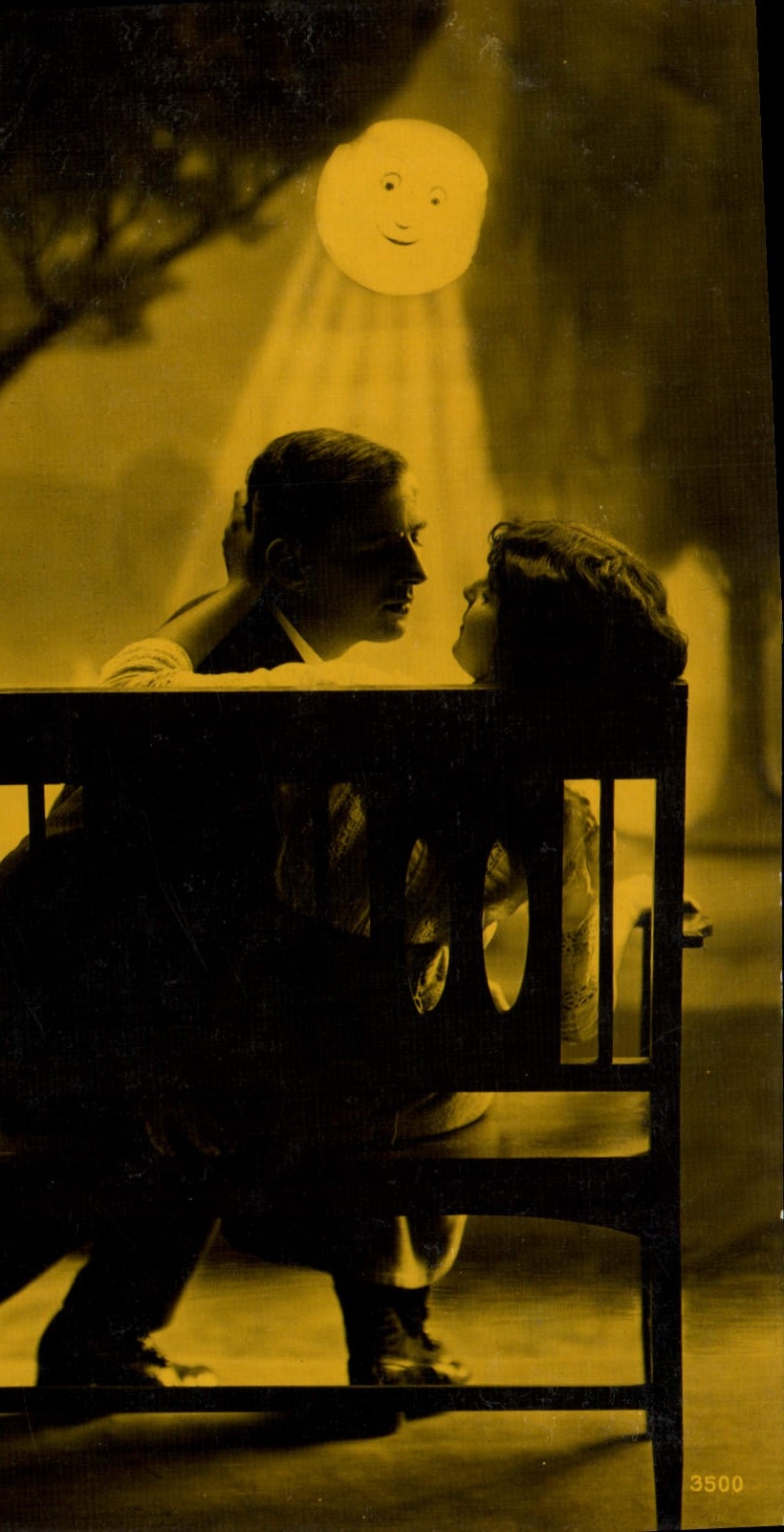 CPA Fantaisie Femme Lune