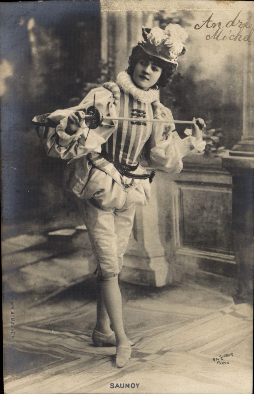 Sauvony — danseuse en costume de scène — André Michel, Paris, série 43