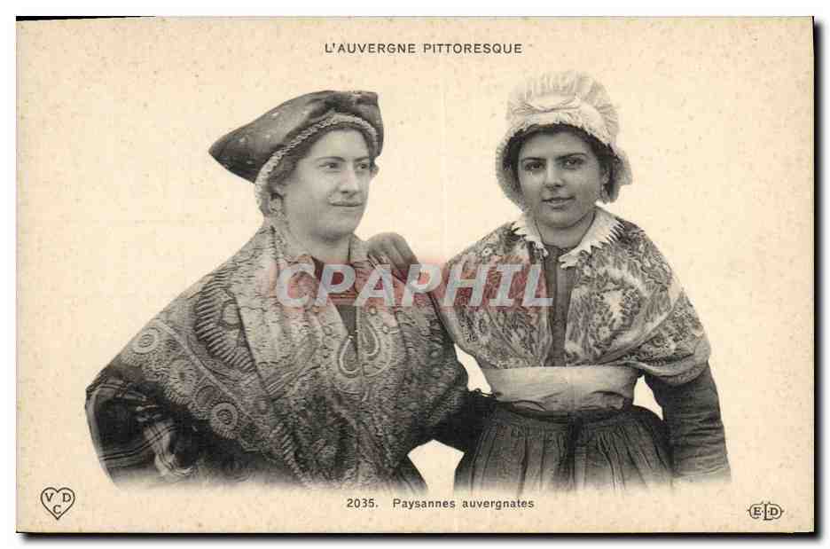 CPA Folklore Auvergne Paysannes Auvergnates
