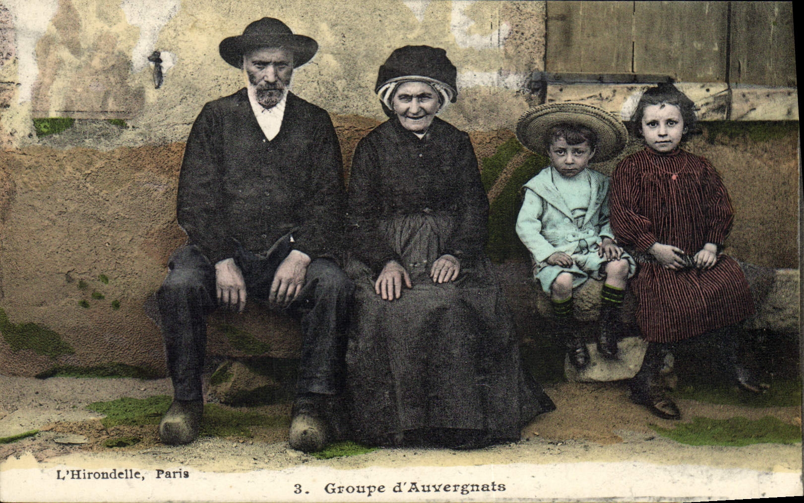 CPA Folklore Groupe D'Auvergnats