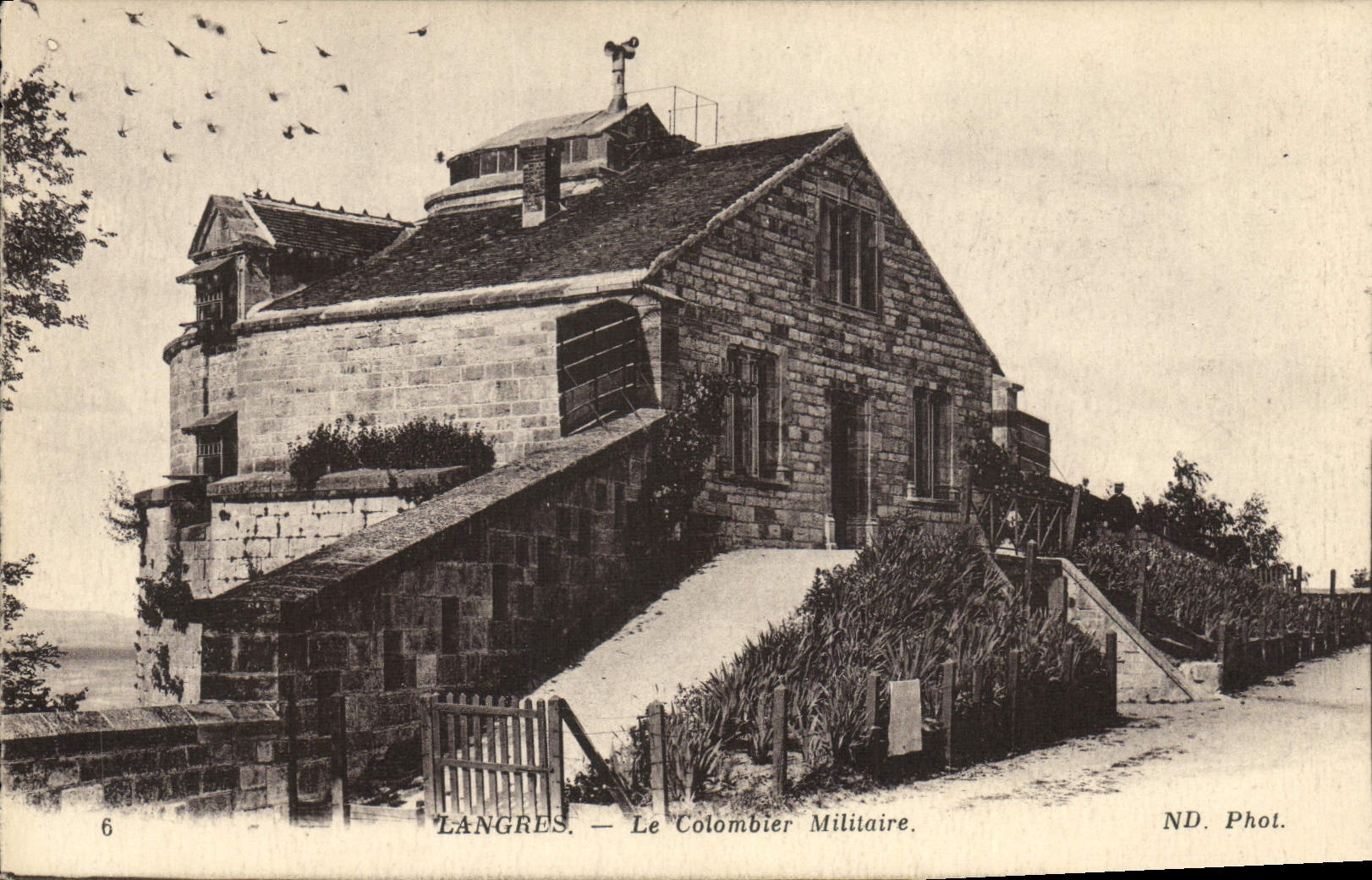Langres — Le Colombier Militaire — ND. Phot.