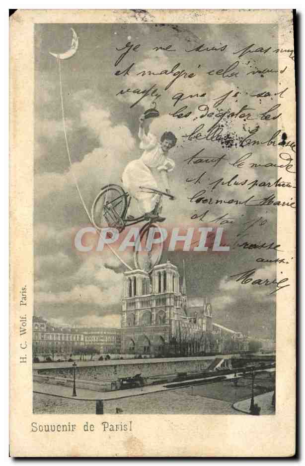 Femme sur vélo devant Notre-Dame — H. C. Wolf, Paris — Souvenir de Paris