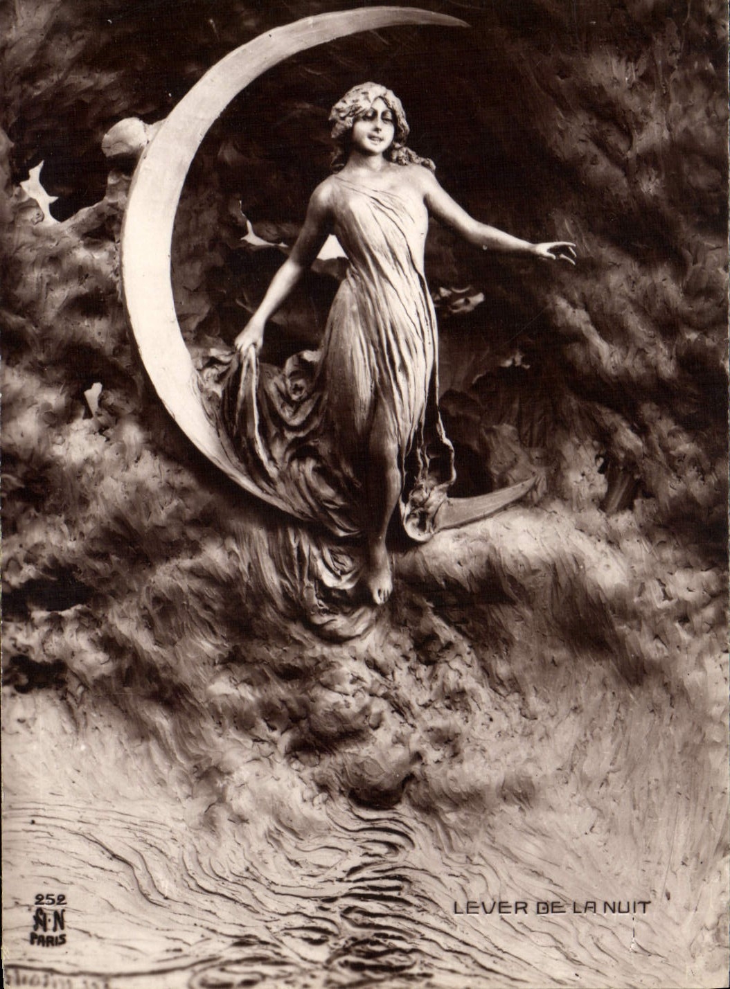 CPA Fantaisie Lune Femme Lever de la nuit