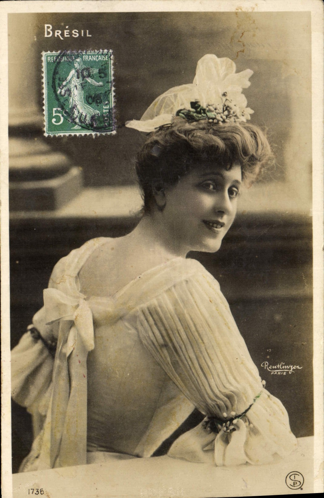 Femme élégante — Paris — éditeur Reutlinger, n° 1736