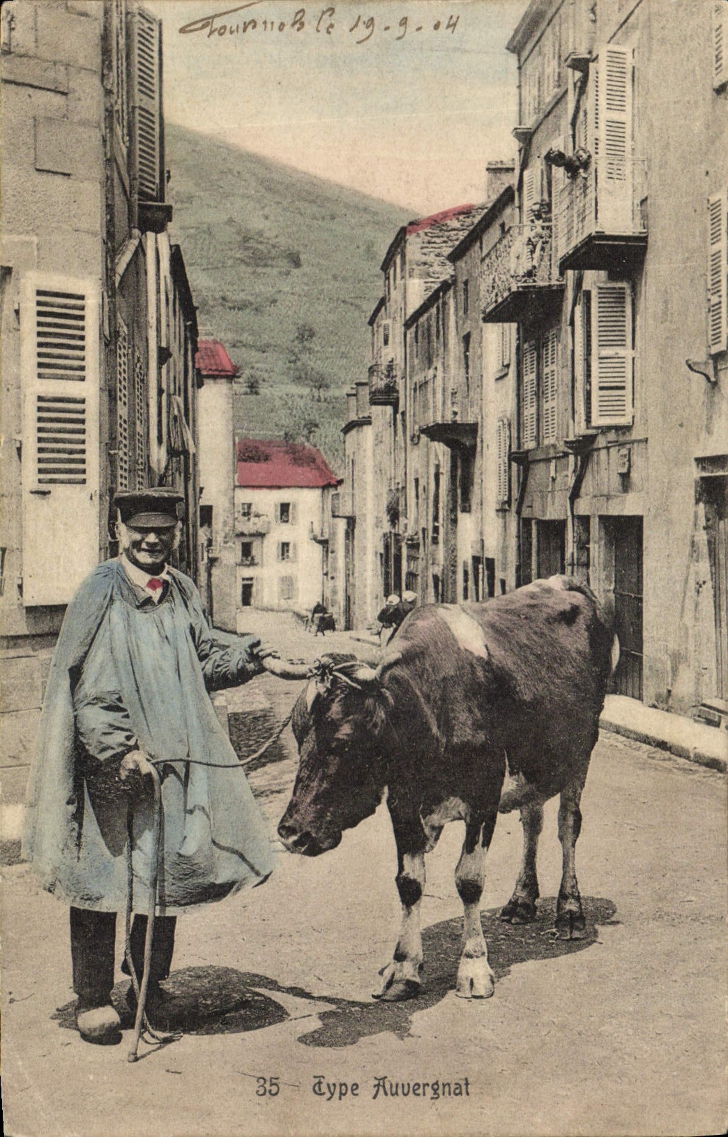 CPA Folklore Type Auvergnat Vache 