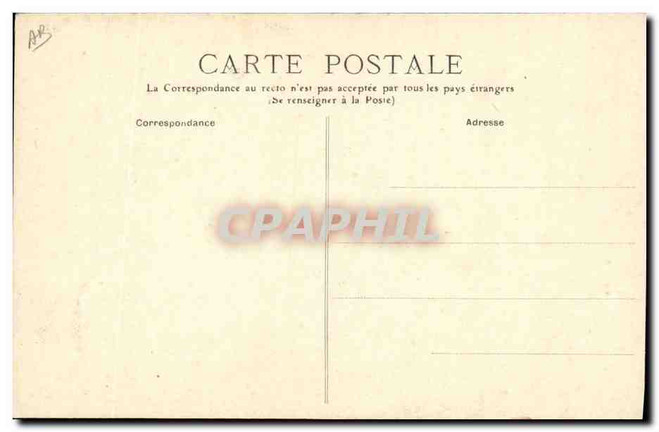 CPA Folklore Auvergne Une fileuse et son favori — Verso