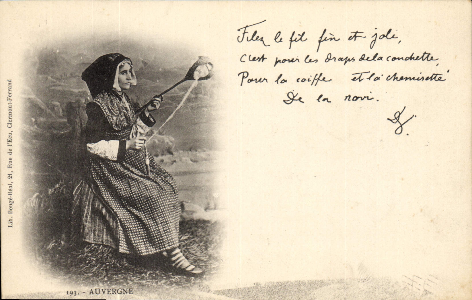 CPA Folklore Auvergne Fileuse