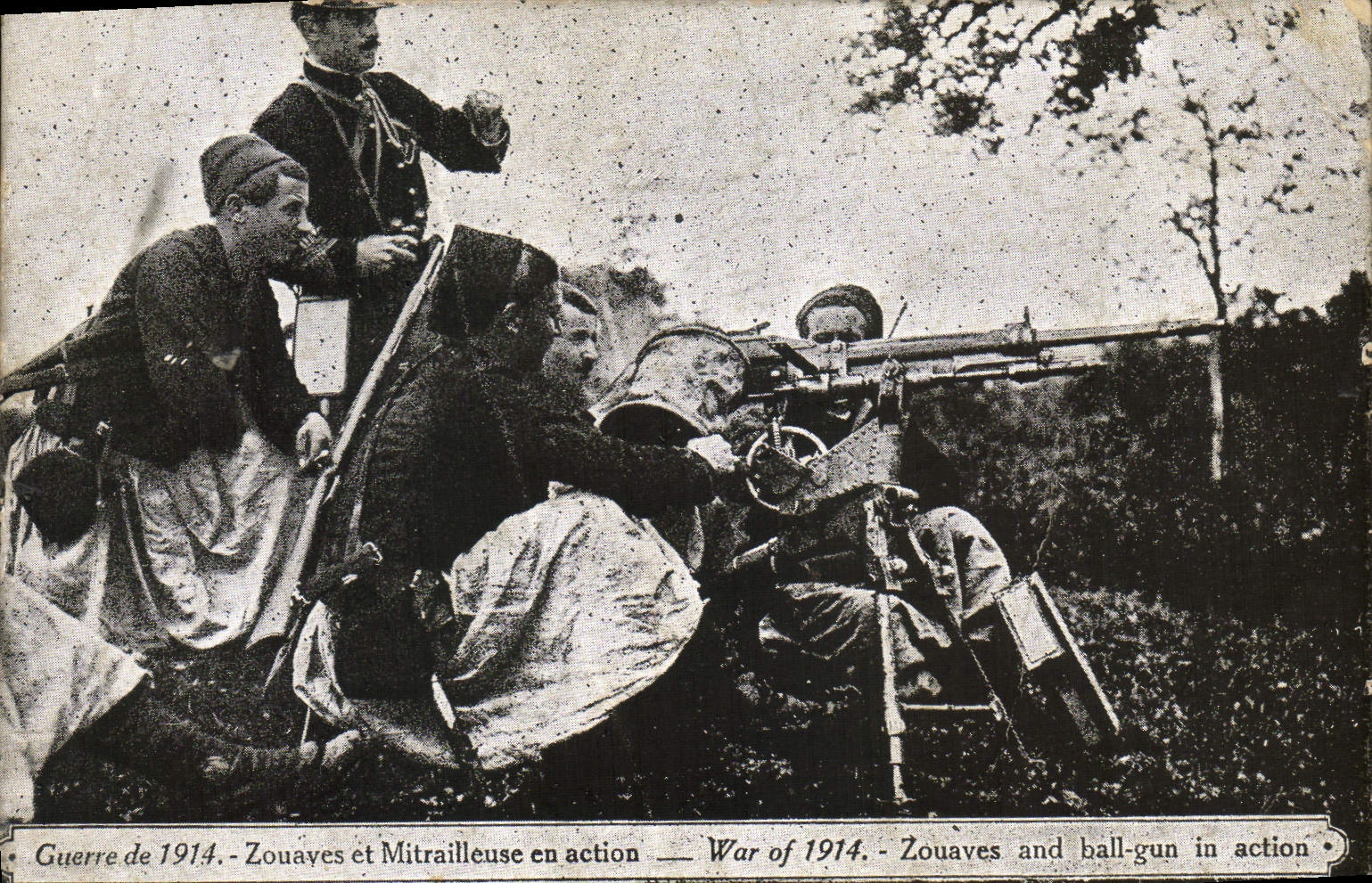 Guerra de 1914 - Zouaves y ametralladora en acción