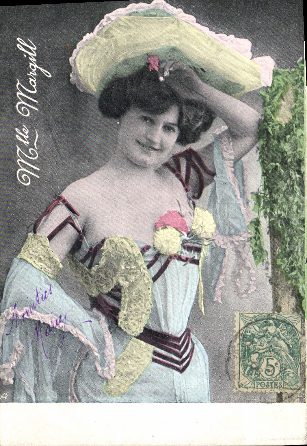 Mme Margill — Portrait de femme en robe ornée — éditeur Animitics Margill
