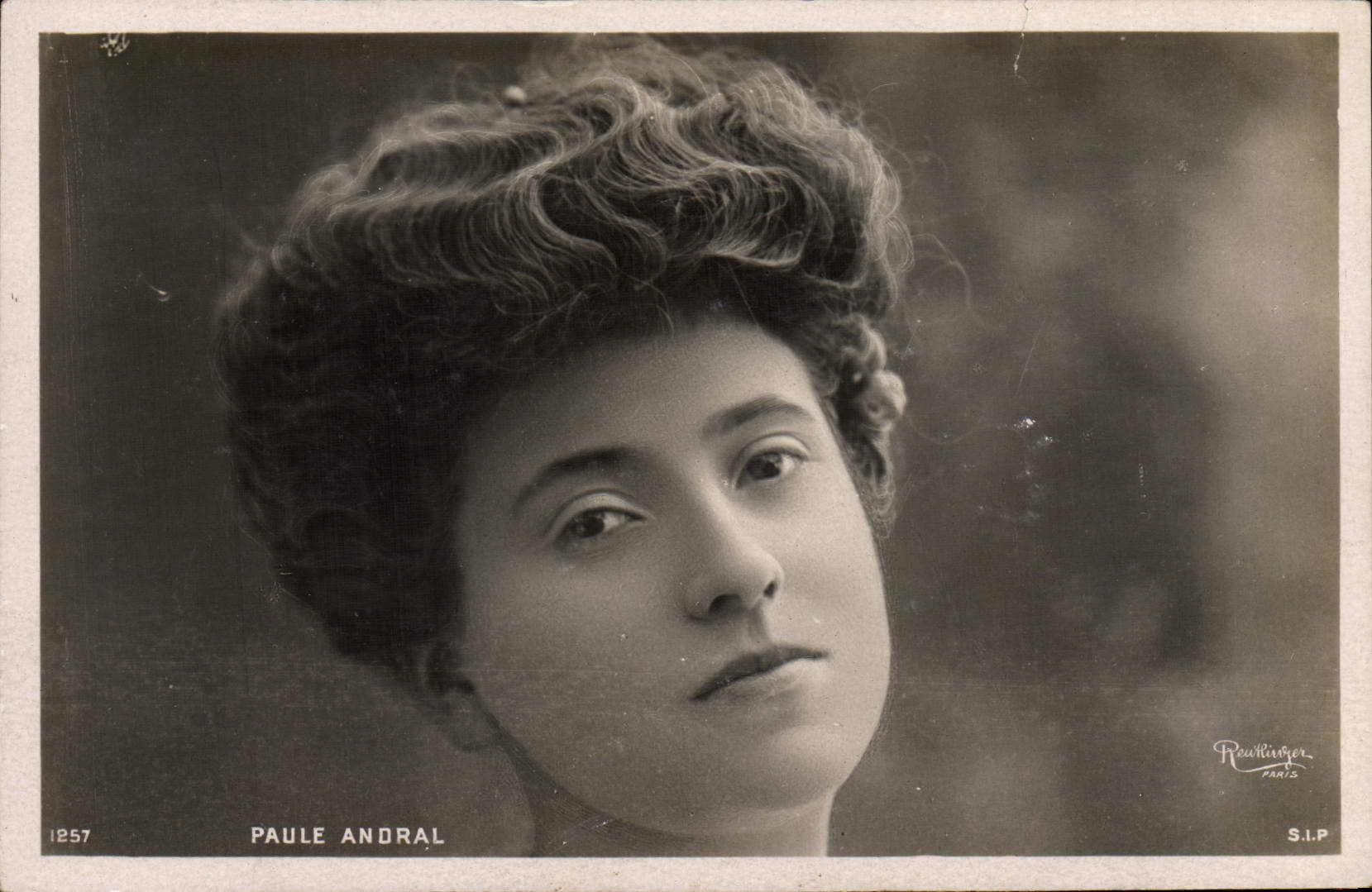 CPA Fantaisie Femme Theatre Paule Andral