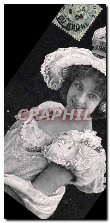 Femme en robe et chapeau à volants — éditeur inconnu, n° de série non visible