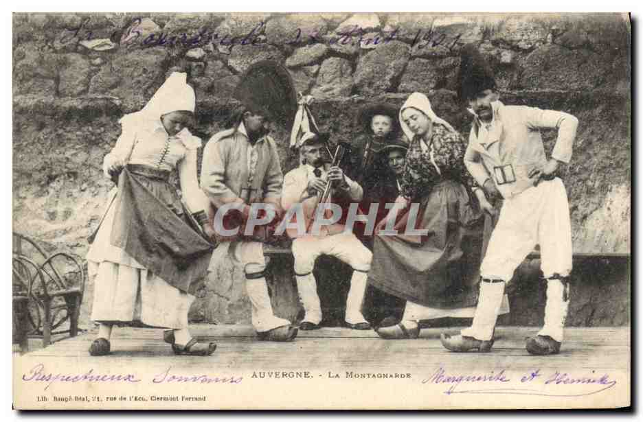 CPA Folklore Auvergne La Montagnarde