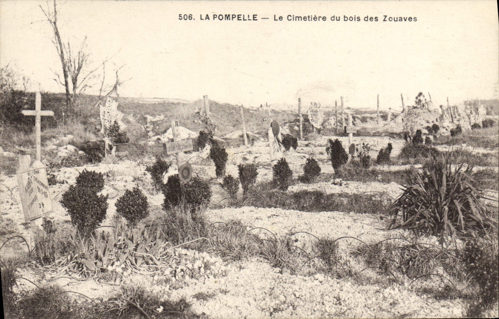 CPA Militaria Le cimetiere du bois des Zouaves La Pompelle