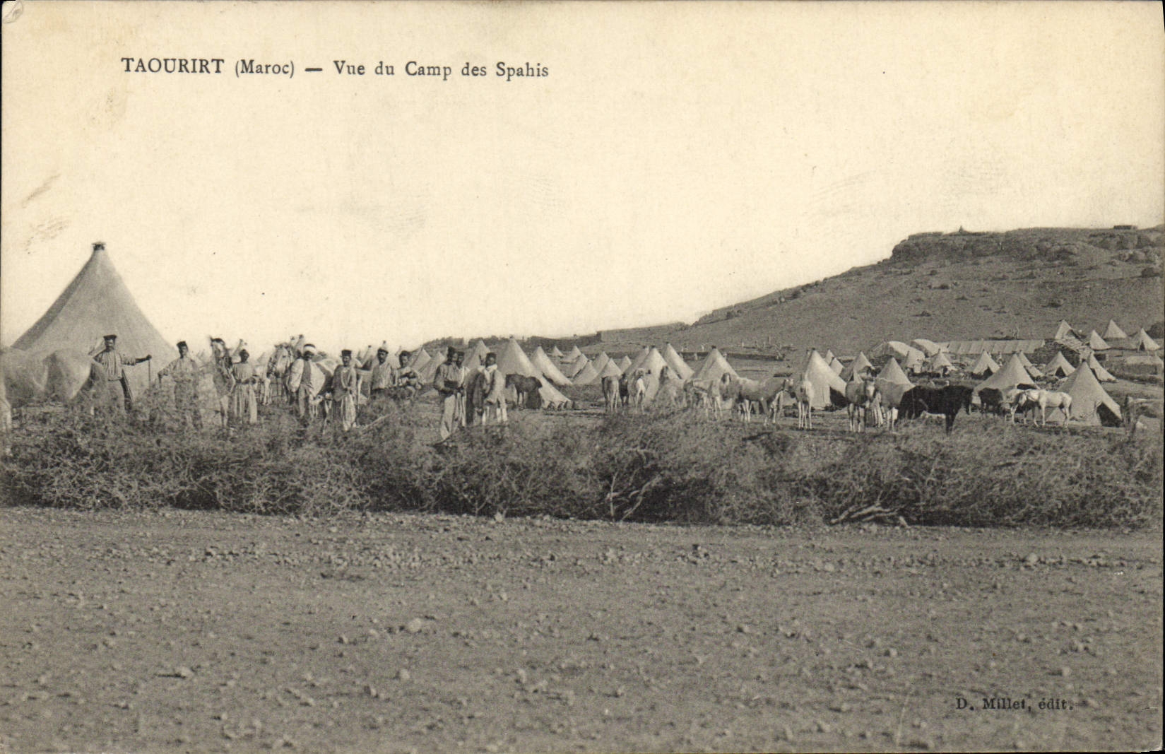 CPA Militaria Taourirt Maroc Vue du camp des Spahis