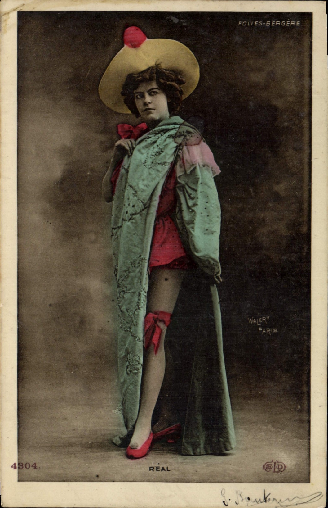 Folies-Bergère — Danseuse en costume exotique — Walery, Paris, n° 4304