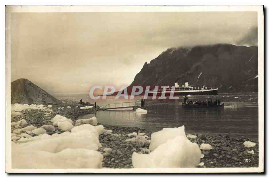 CPA Polaire Siptzbergen Magdalenenbay Bateau