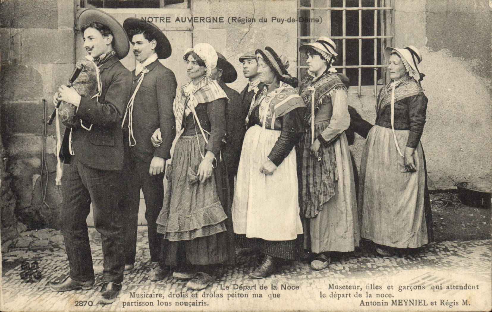 CPA Folklore Auvergne Le depart de la noce