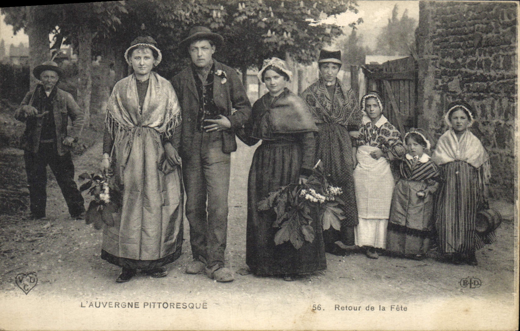 CPA Folklore Auvergne Retour de la fete 
