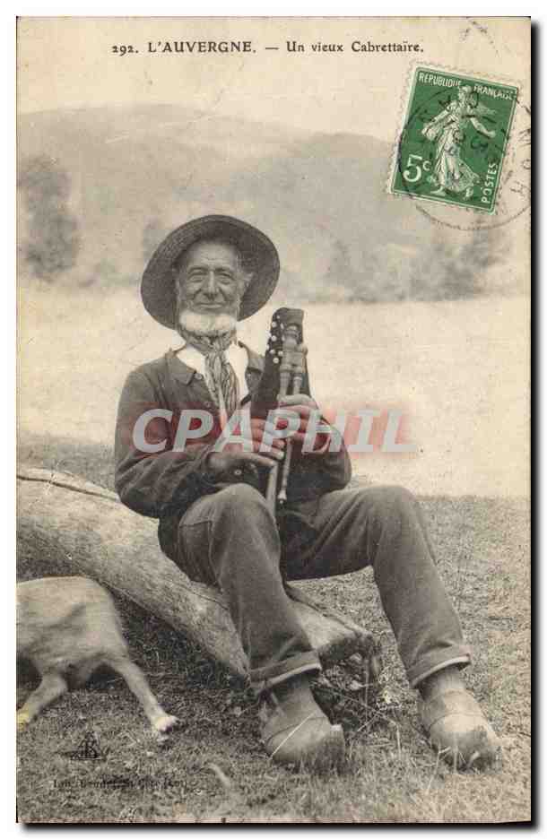 CPA Folklore Auvergne Un vieux Cabrettaire