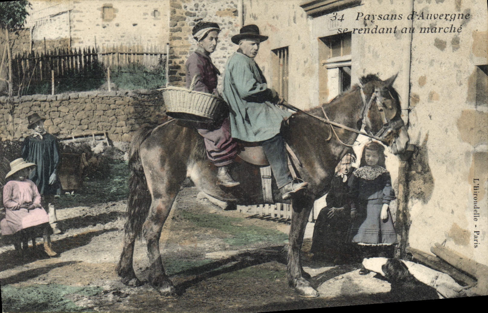 CPA Folklore Paysans d'Auvergne se rendant au marche